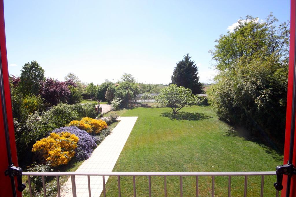 Agriturismo Borgo Tecla Rosa Bagian luar foto