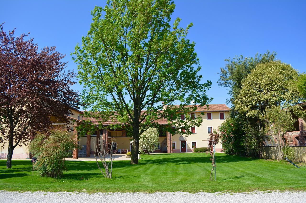 Agriturismo Borgo Tecla Rosa Bagian luar foto