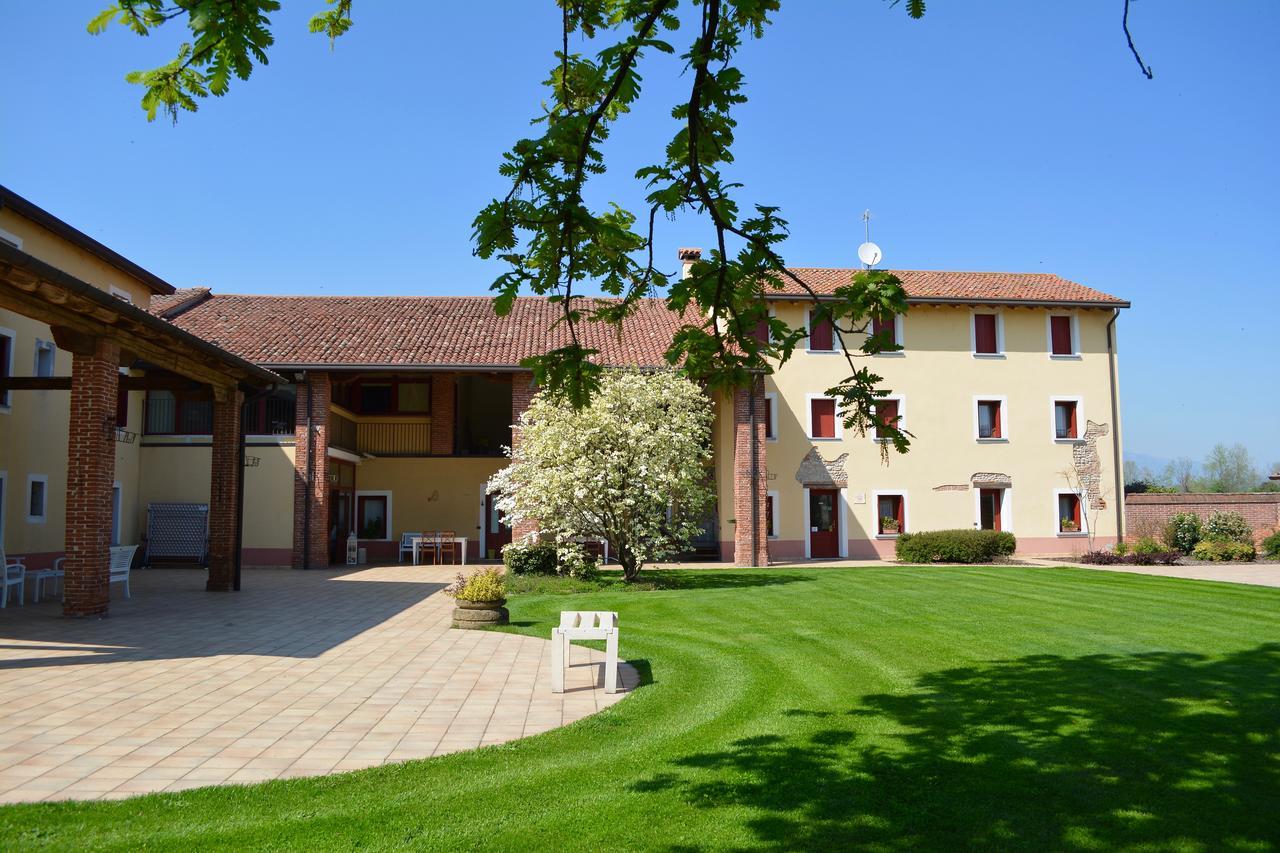 Agriturismo Borgo Tecla Rosa Bagian luar foto