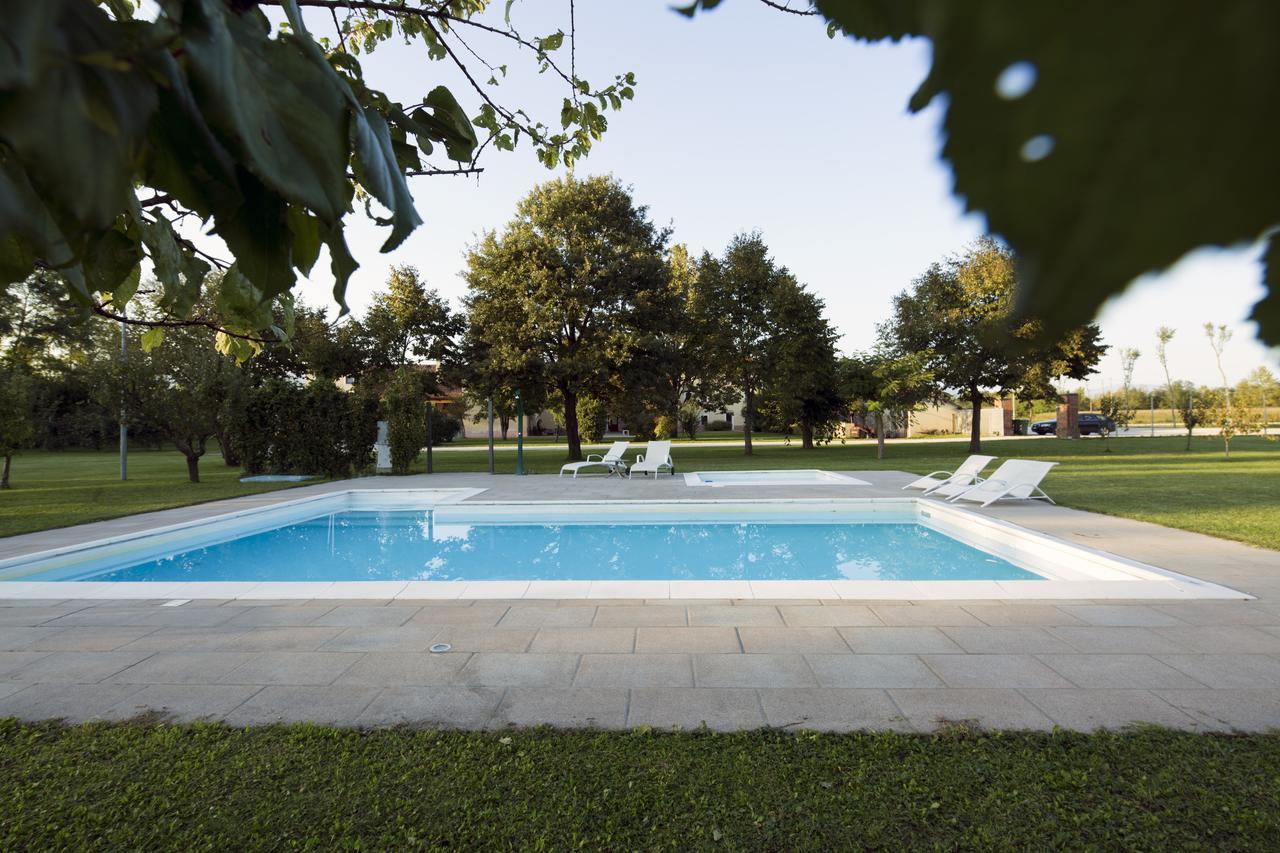 Agriturismo Borgo Tecla Rosa Bagian luar foto