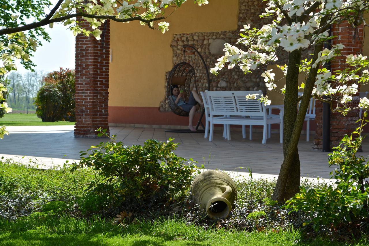 Agriturismo Borgo Tecla Rosa Bagian luar foto
