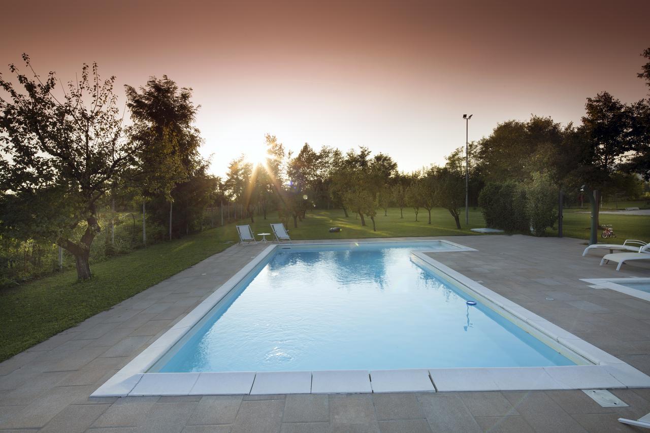 Agriturismo Borgo Tecla Rosa Bagian luar foto